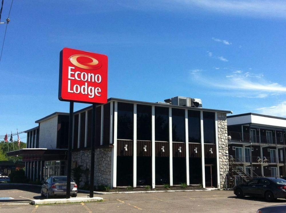 Hotel Le Principal Granby Kültér fotó