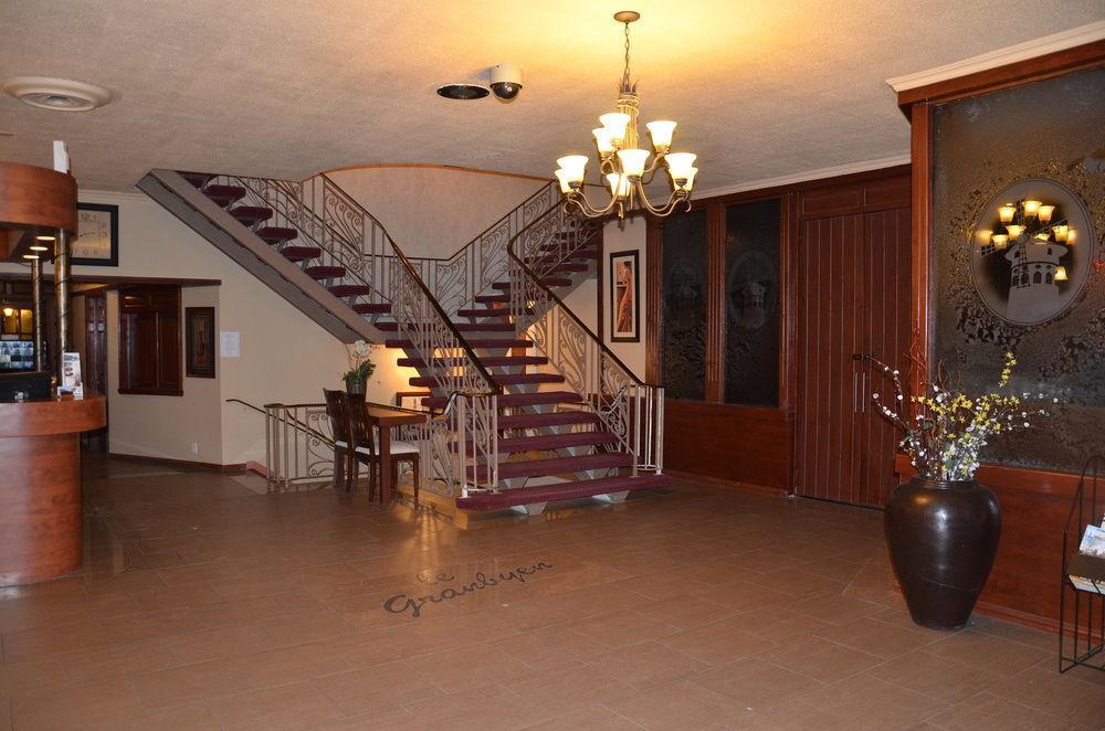 Hotel Le Principal Granby Kültér fotó