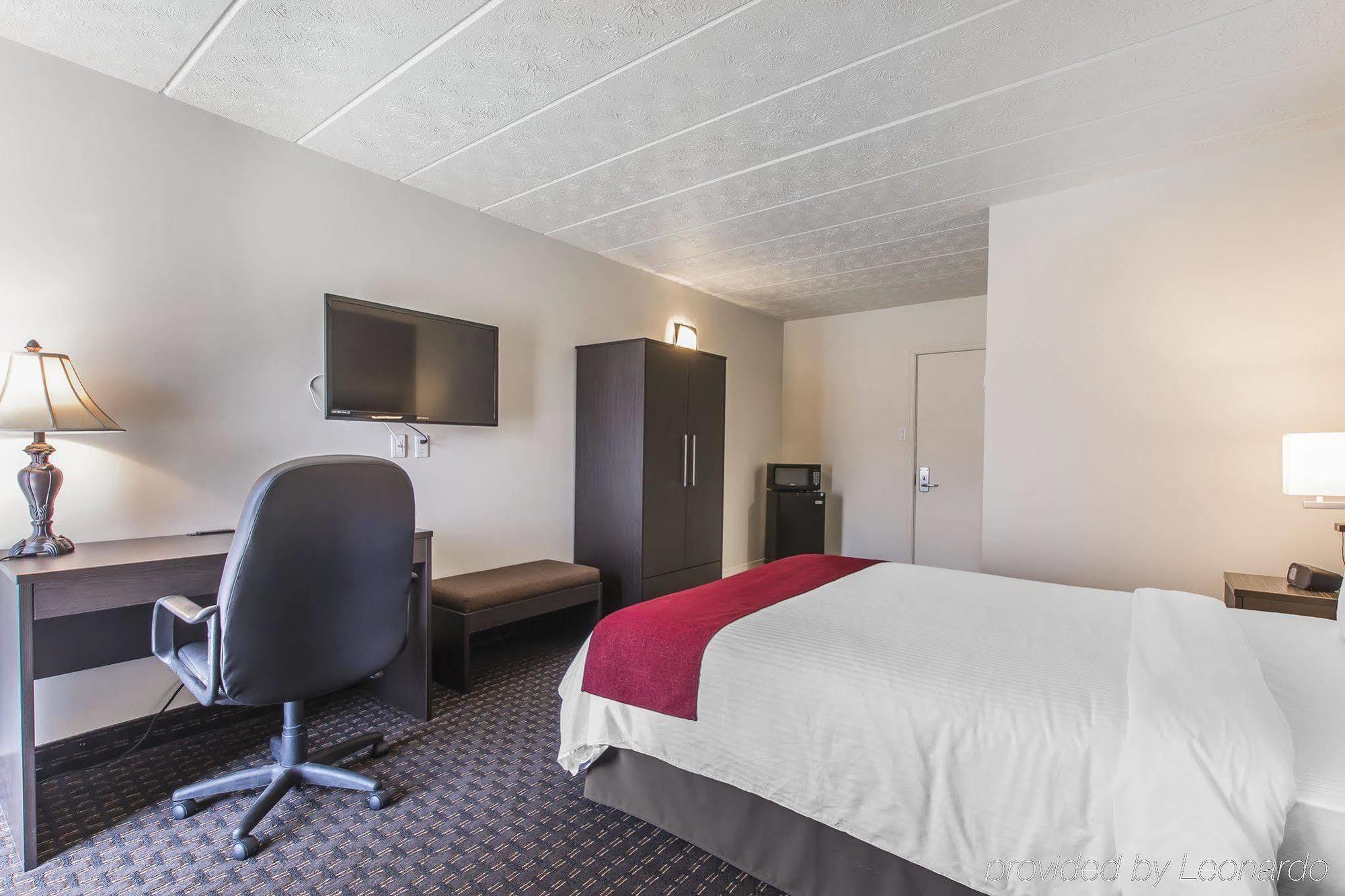 Hotel Le Principal Granby Kültér fotó