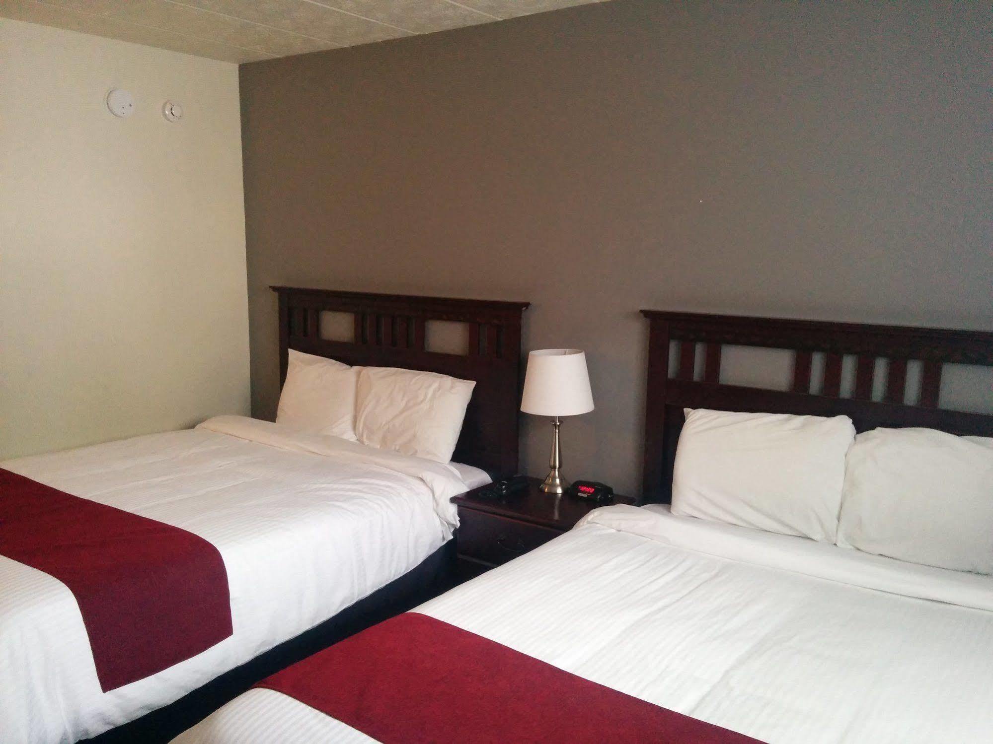 Hotel Le Principal Granby Kültér fotó